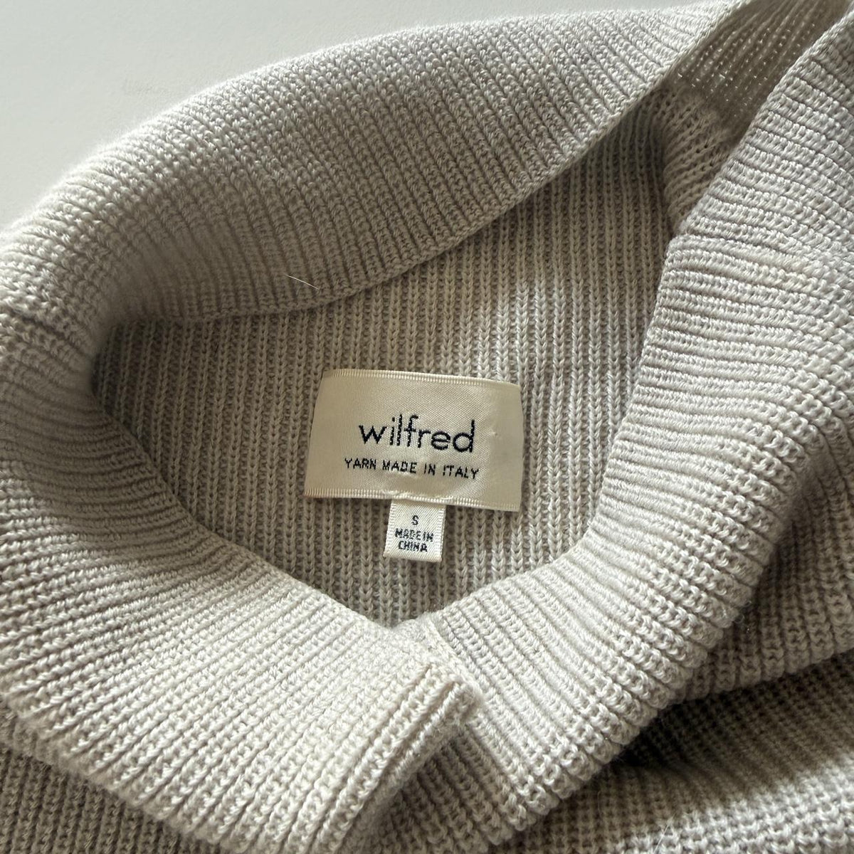 Wilfred for Aritzia Wool Turtleneck Sweater Lightweight Fall Cozy Fisherman