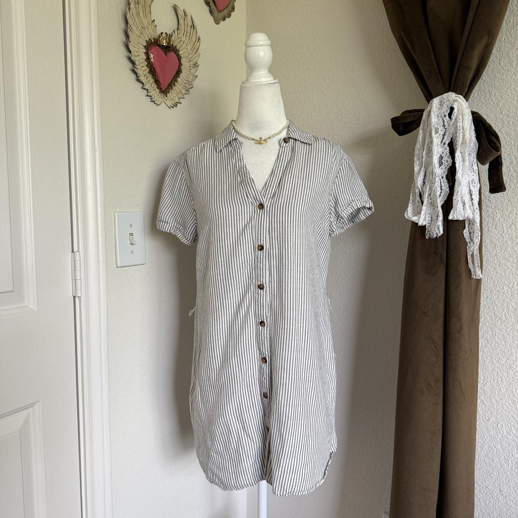 Abercrombie & Fitch Quiet Luxury Button Detail Mini Dress