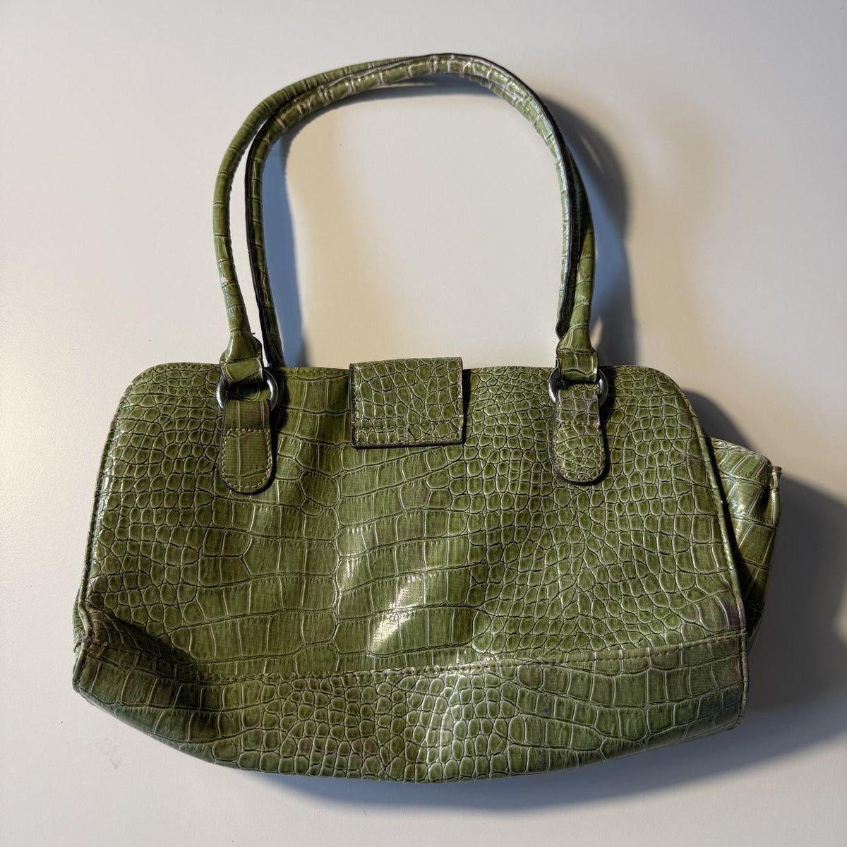 Green Crocodile Pattern Shoulder Bag with Flap Closure