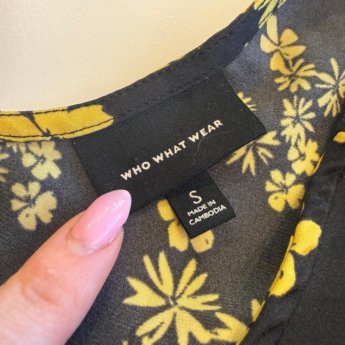 Who What Wear Women's Black and Yellow Floral Peplum Blouse Size Small