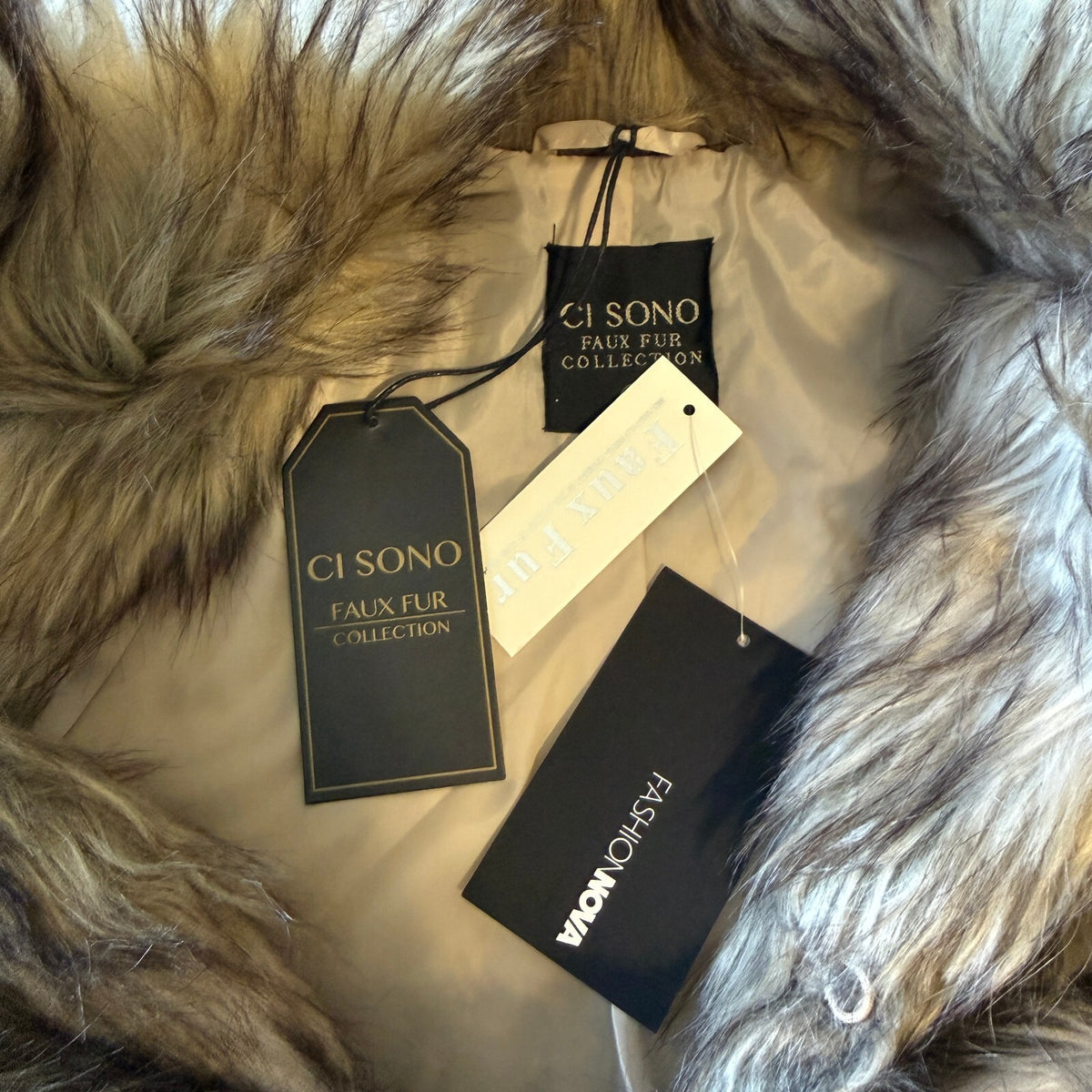 NWT Fashion Nova Ci Sono Faux Fur Collection Shaggy Cropped Jacket Sz Small