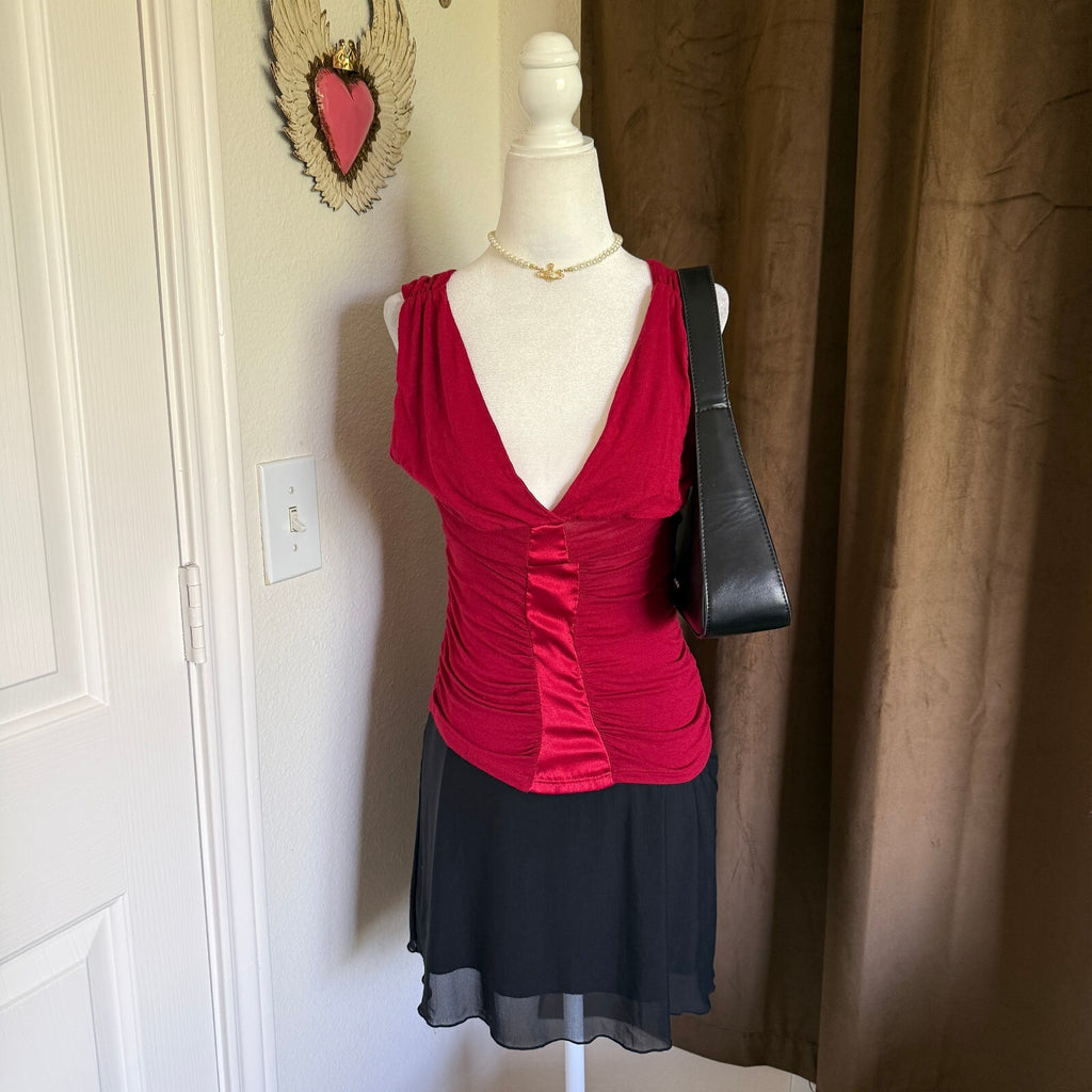 Do & Be Red Sleeveless V-Neck Ruched Satin Detail Top Size Small USA Made