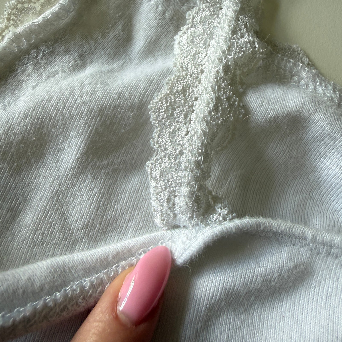 White Lace Trim Cami Bella Swan Coquette Cottagecore Fairycore Y2K Sz M Cotton