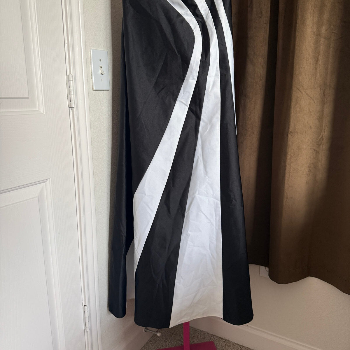 thriftalina Vintage Cache Gold Label Black and White Colorblock Gown Strapless Y2K Sz 6
