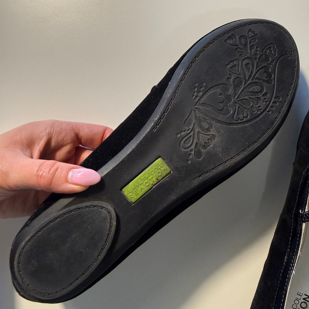 Kenneth Cole Reaction Take Flat Black Velvet Ballet Flats Size 6 Preppy Girly