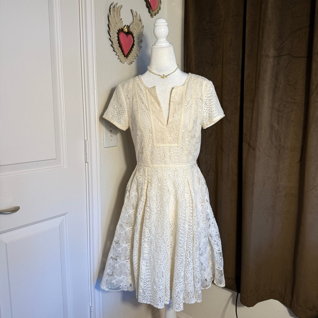 BCBGMAXAZRIA Women's Ivory Lace Dress Bride Fit Flare Rose Whisper Kirsten Sz 6