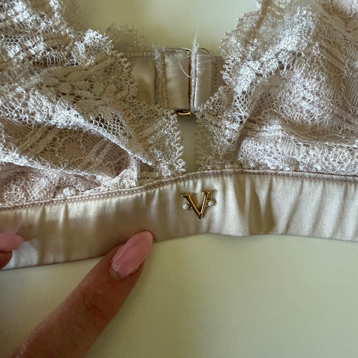 Victoria's Secret Lace Bralette Baby Pink Coquette Sz Medium DD Lace Lingerie