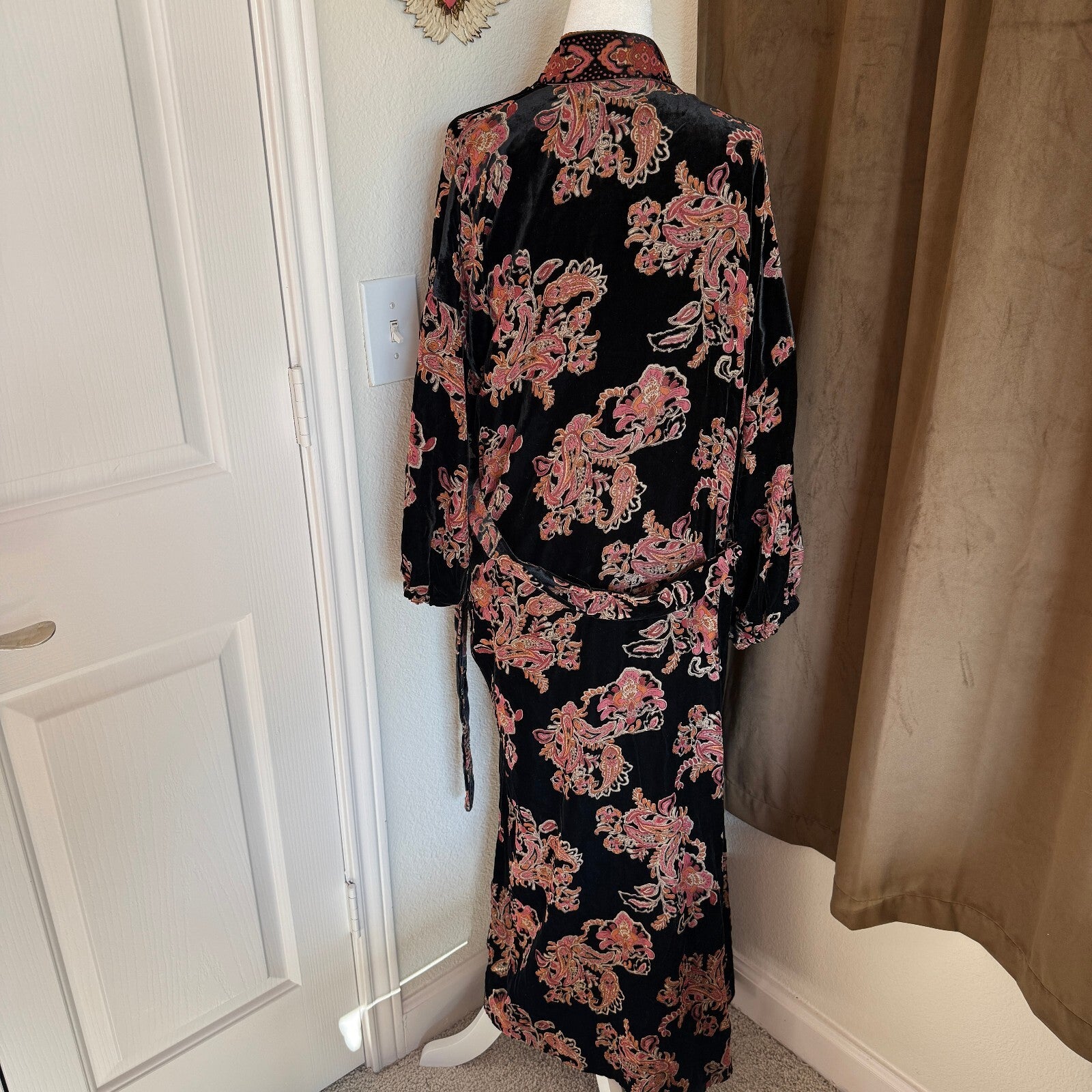 Zara Black and Pink Floral Crushed Velvet Robe with Belt