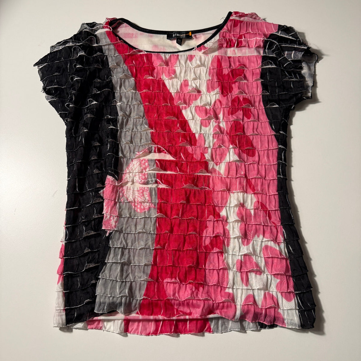 Elementz Y2K Eyelash Ruffle Butterfly Detail Short Sleeve Top Petite Small Pink
