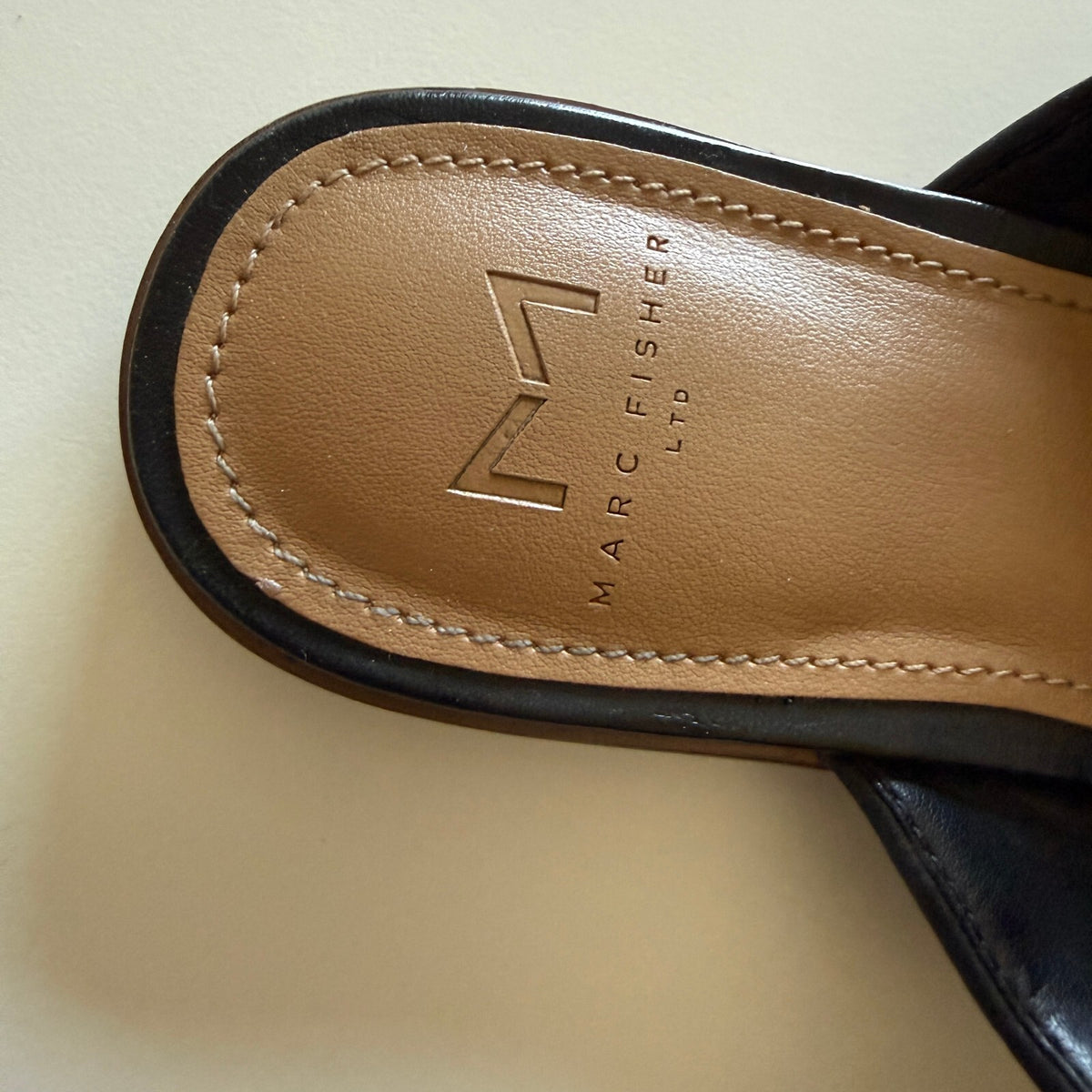 Marc Fisher LTD Black Woven Leather Pointed Mules Slides Sz 6 1/2 Model Off Duty