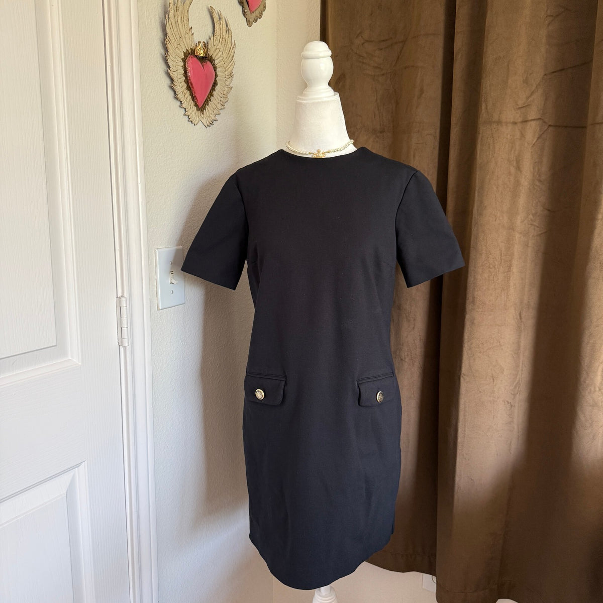 Ann Taylor Black Shift Dress Size 4 Gold Button Flap Pockets Short Sleeve Work