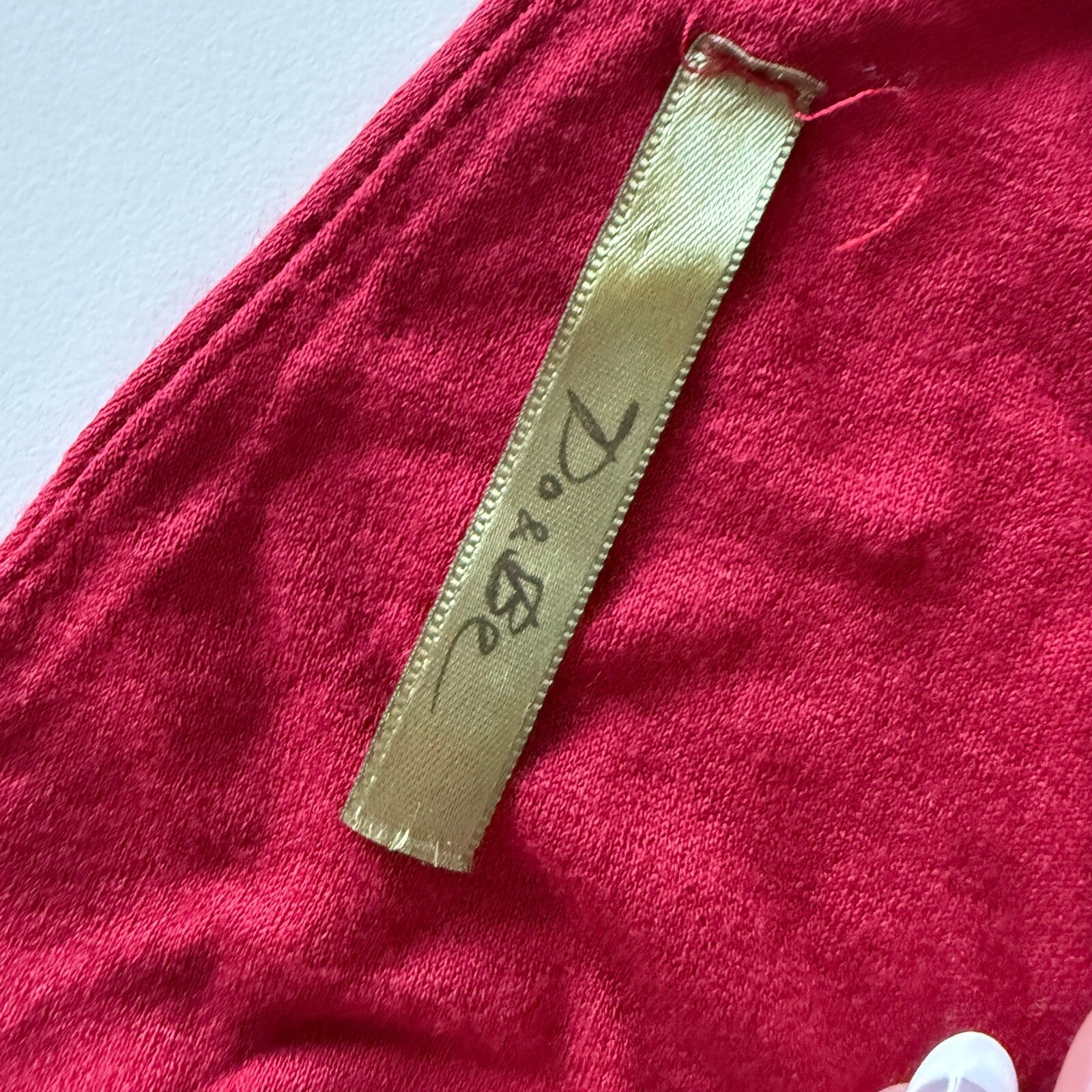 Do & Be Red Sleeveless V-Neck Ruched Satin Detail Top Size Small USA Made