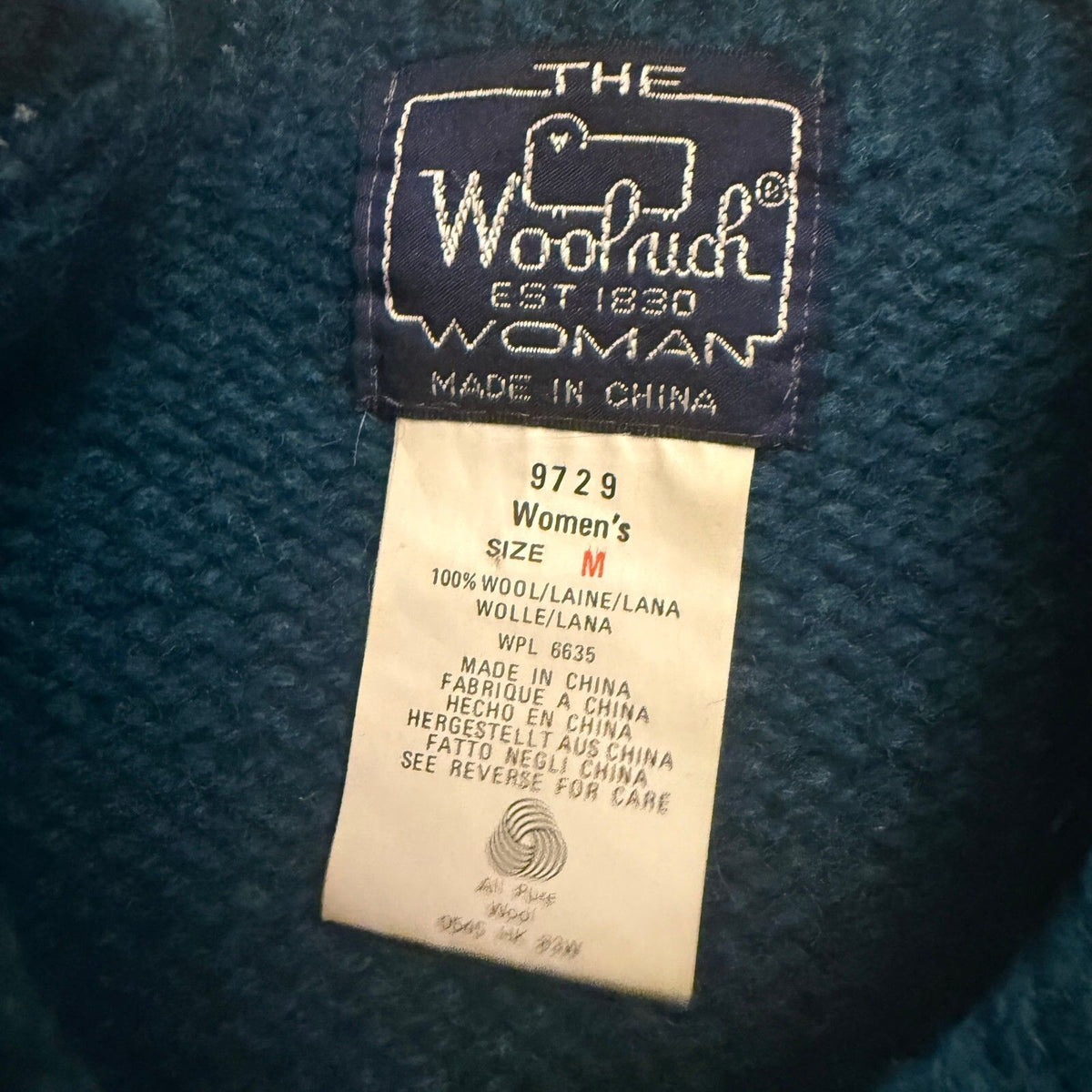 Vintage Woolrich Woman 100% Wool Blue Cardigan Sheep Detail